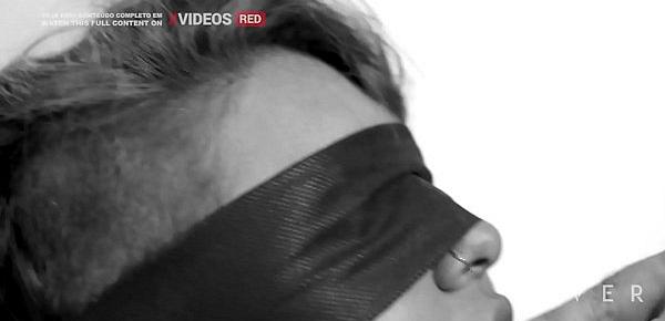  Bird Box Casal transa totalmente às cegas pela primeira vez - Trailer "BLIND" - Fever Films